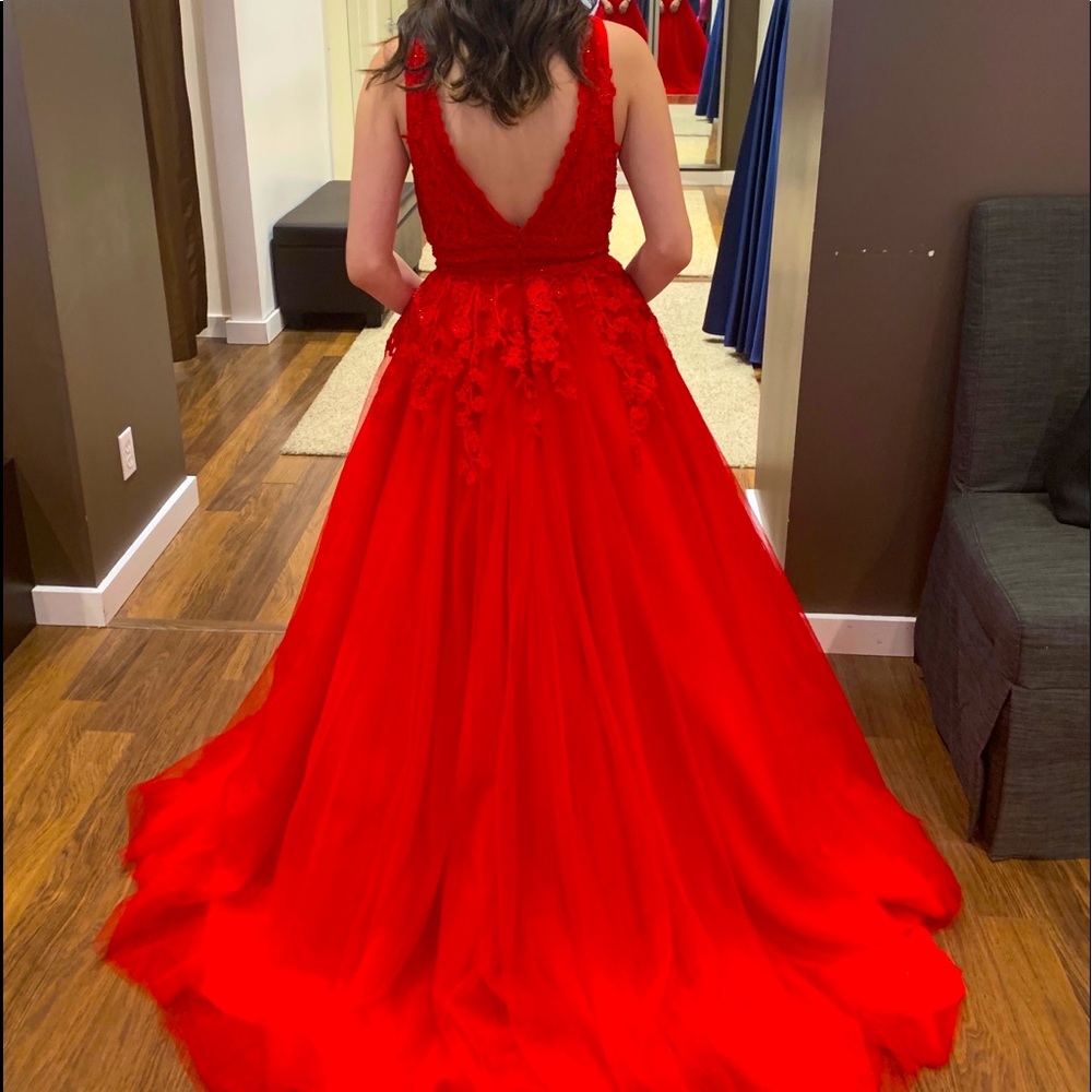 Red Prom dress - Picture 5 of 5